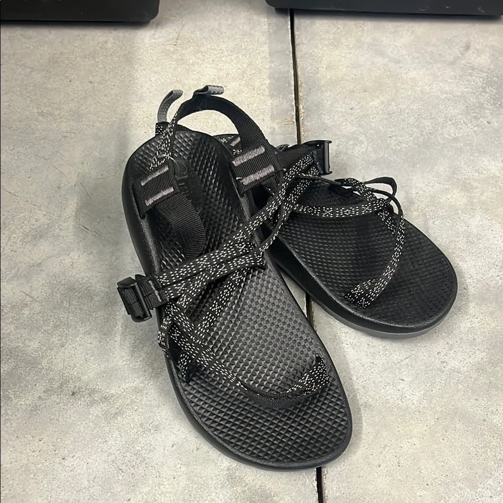 New Chaco ZX1 EcoTread Strappy Outdoor Sandals Kid 6 Woman 7-7.5 Black White